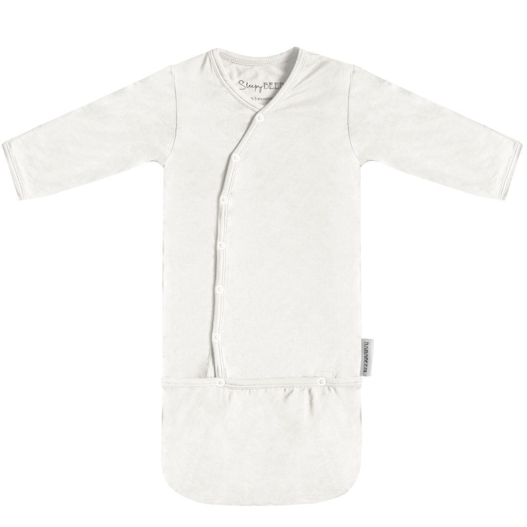 SleepyBeebi Onesie met trappelzak, ontworpen voor comfort en gemak voor baby's, met een schattig en modern ontwerp.