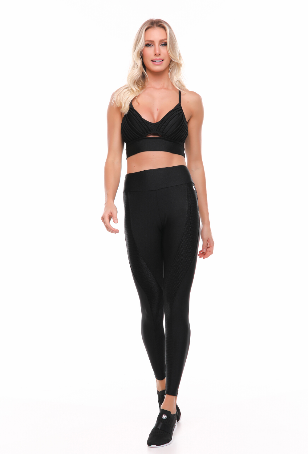 Fearless Glossy Legging showcasing sleek airbrush effect and back pockets, perfect for workouts and casual outings.