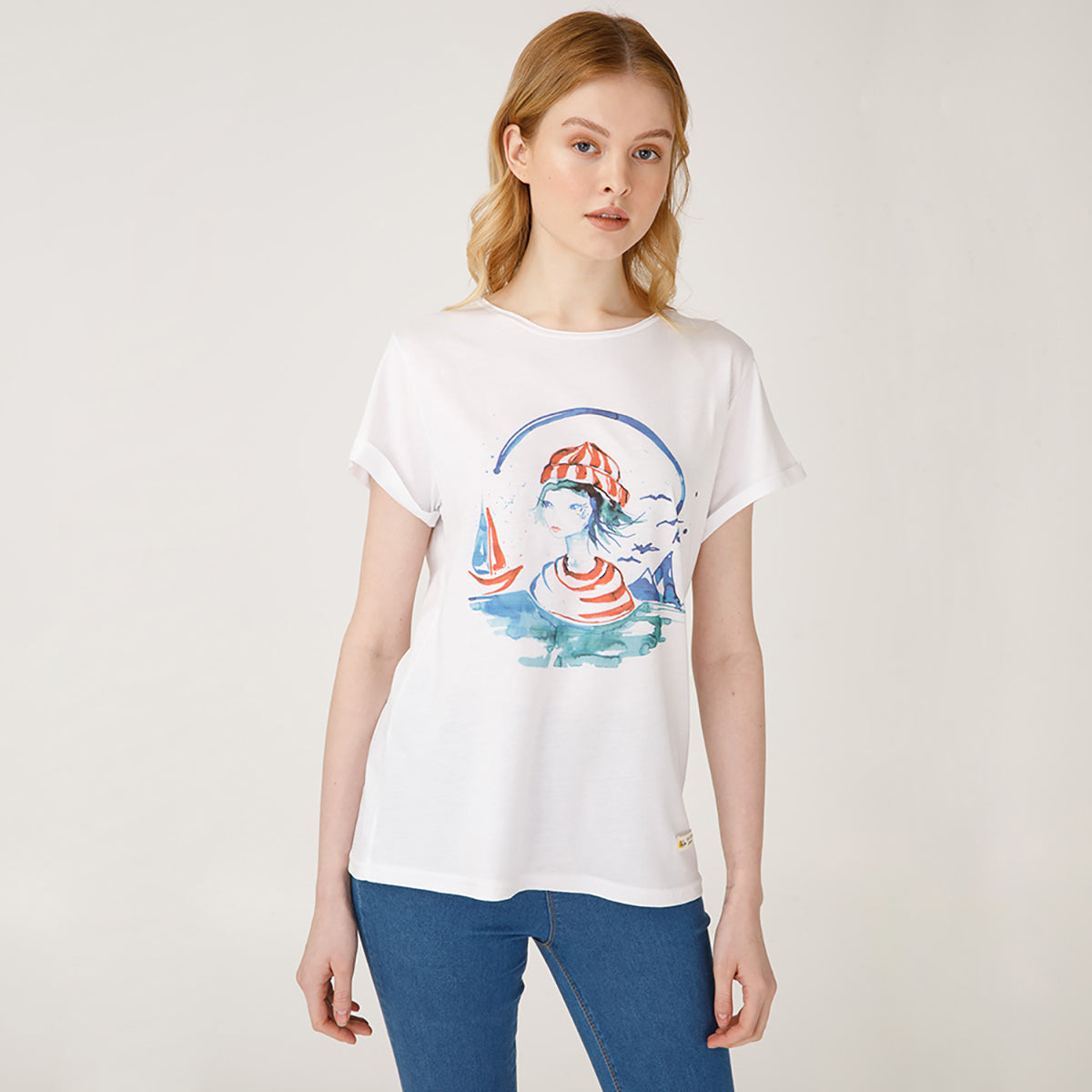 Anemoss Marine Collection Sailor Girl Damen T-Shirt in Weiß mit maritimem Design, Rundhalsausschnitt und regulärer Passform.