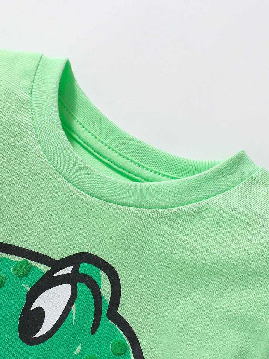 Green long sleeves t-shirt featuring a playful frog print, perfect for kids in spring and autumn.