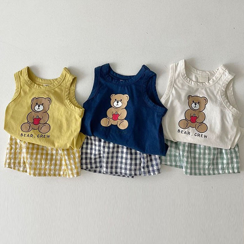 Baby Bear Print Pattern Tops with Plaid Shorts Sets in various colors, showcasing a playful design suitable for infants and toddlers.