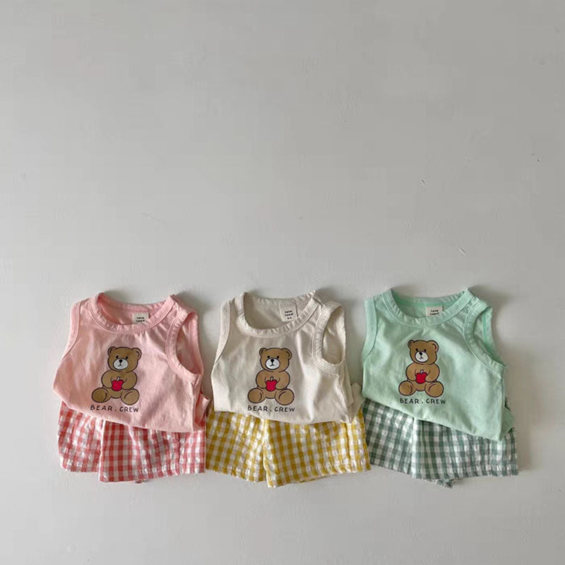 Baby Bear Print Pattern Tops with Plaid Shorts Sets in various colors, showcasing a playful design suitable for infants and toddlers.