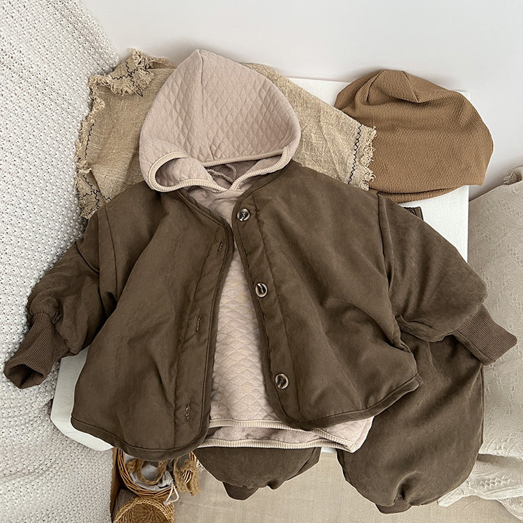 A vintage style lambswool padded jacket for babies, featuring a thickened design in brown and coffee colors, suitable for both boys and girls.