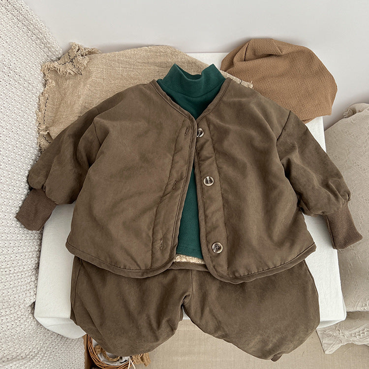 A vintage style lambswool padded jacket for babies, featuring a thickened design in brown and coffee colors, suitable for both boys and girls.