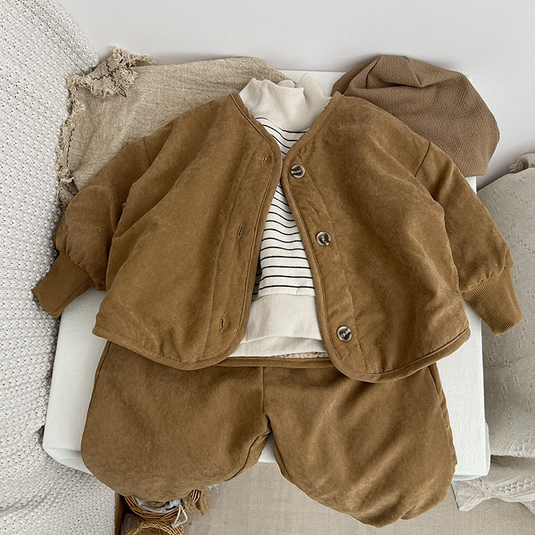 A vintage style lambswool padded jacket for babies, featuring a thickened design in brown and coffee colors, suitable for both boys and girls.