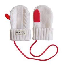 iimo Cashmere Collection featuring a scarf, hat, and gloves in soft 100% cashmere, perfect for toddlers.