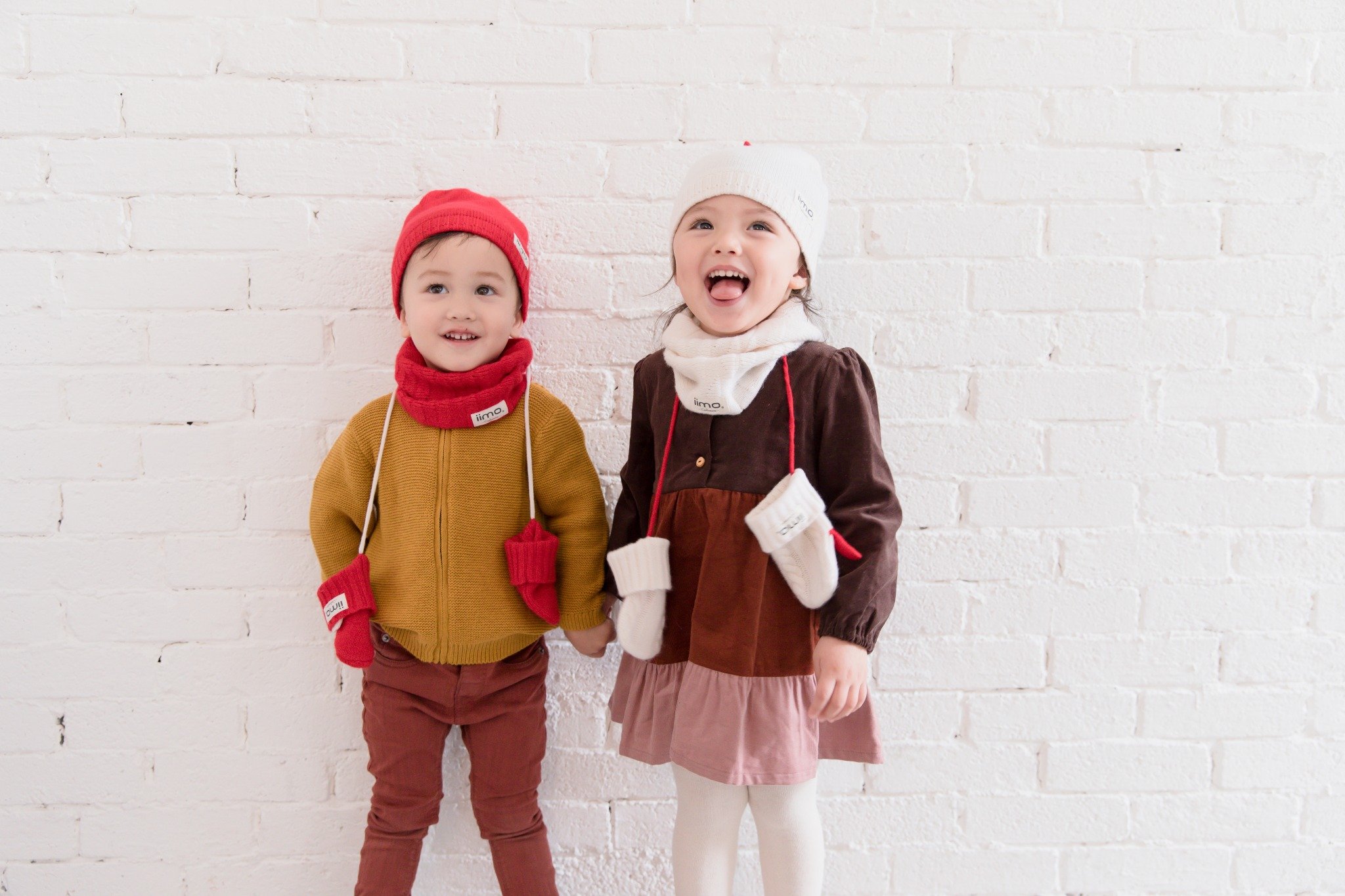 iimo Cashmere Collection featuring a scarf, hat, and gloves in soft 100% cashmere, perfect for toddlers.