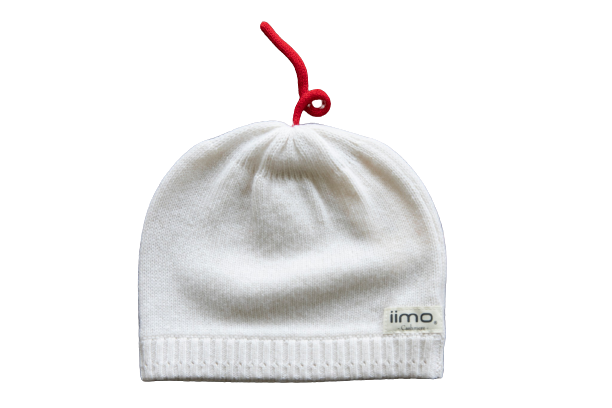 iimo Cashmere Collection featuring a scarf, hat, and gloves in soft 100% cashmere, perfect for toddlers.