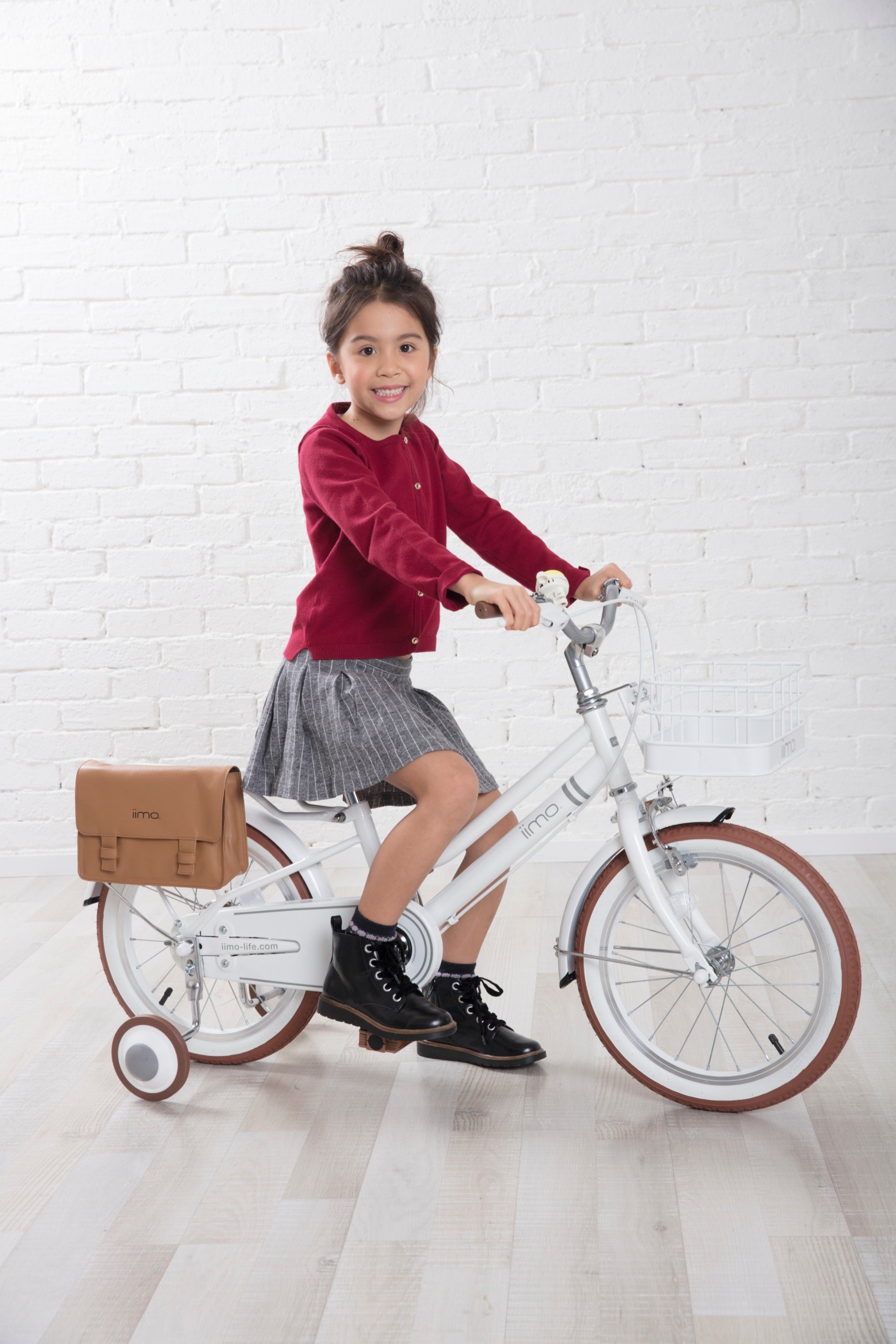 iimo Kid's Bicycle in Eternity Red with detachable basket and stylish bag, designed for children aged 3-6.