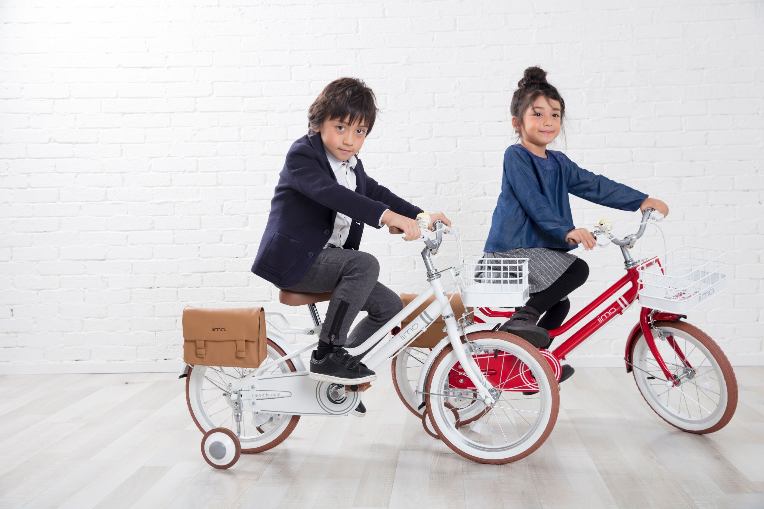 iimo Kid's Bicycle in Eternity Red with detachable basket and stylish bag, designed for children aged 3-6.