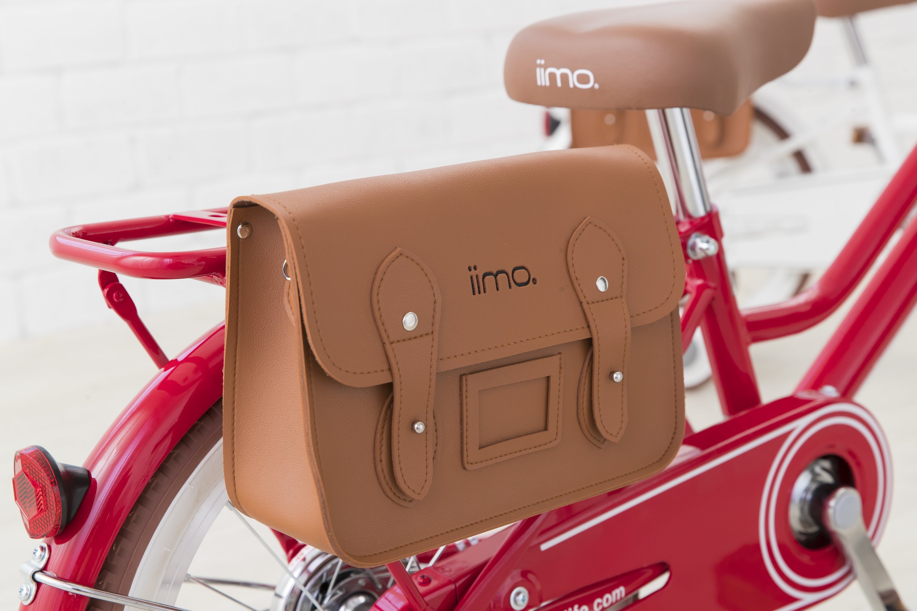 iimo Kid's Bicycle in Eternity Red with detachable basket and stylish bag, designed for children aged 3-6.