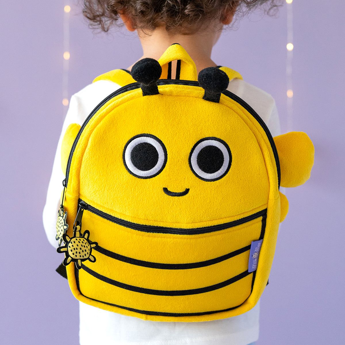 Milk&Moo Buzzy Bee Kinder Rucksack in gelber Farbe mit süßem Buzzy Bee Design, ideal für Kleinkinder.