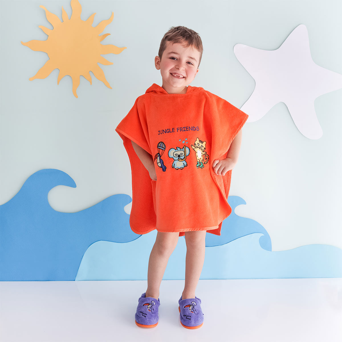 Milk&Moo Kinderponcho in Orange, 100% Baumwolle, mit Jungle Friends Design, ideal für Strand und Pool, Einheitsgröße für Kinder 4-6 Jahre.