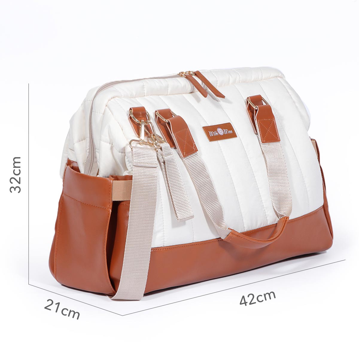 Milk&Moo Wickeltasche in Beige, aus hochwertigem Polyester und veganem Leder, ideal für Eltern mit Baby.