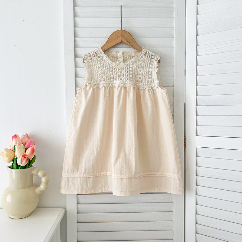 A summer dress for baby girls featuring a floral pattern and embroidery lace, available in pink, light pink, beige, and apricot colors.