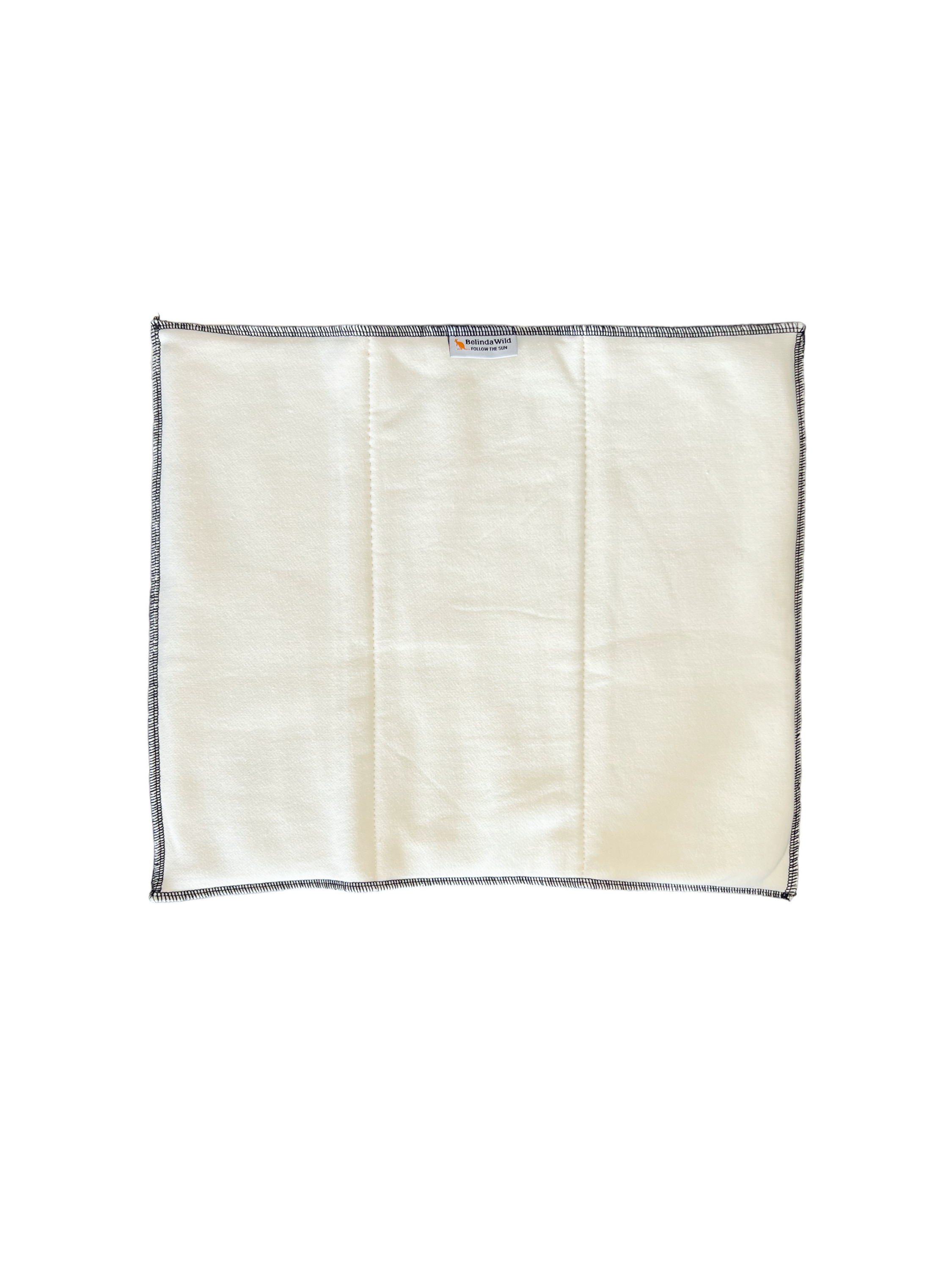 Prefold in Canapa Cotone featuring double layers of hemp cotton and bamboo for enhanced absorbency, suitable for various diapering systems.