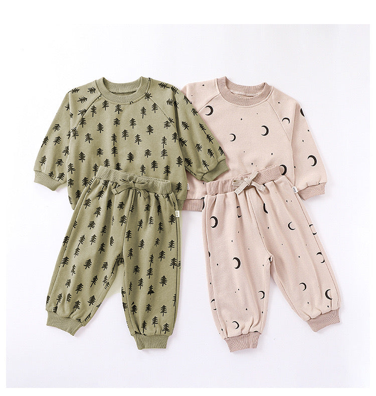 A stylish Print Pattern Crewneck Hoodie and Trousers Set in green and beige, made from soft cotton, perfect for summer wear for babies.