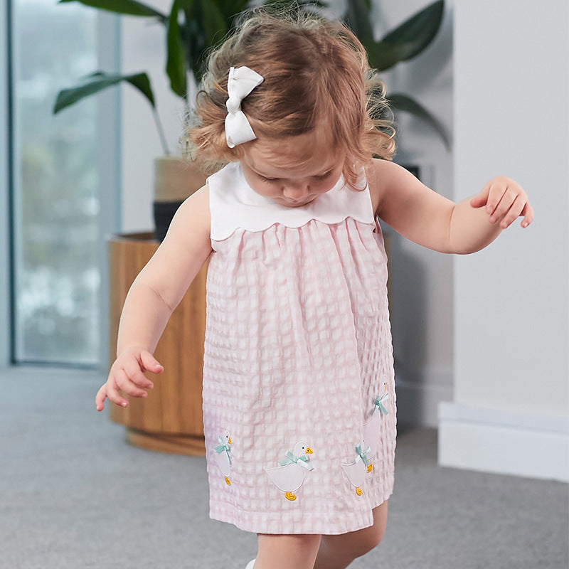 A pink sleeveless dress for baby girls featuring plaid patchwork and a cute geese pattern, perfect for summer wear.