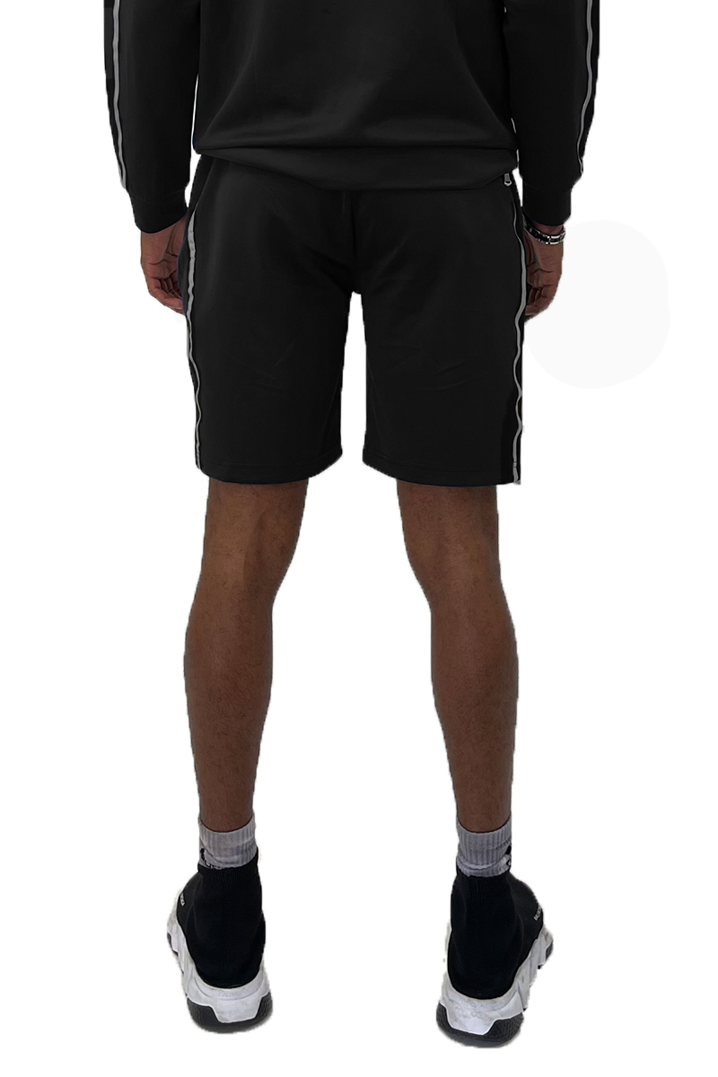 Jordan T-shirt and short set featuring a round neck T-shirt and elastic waist shorts, designed for comfort and style.