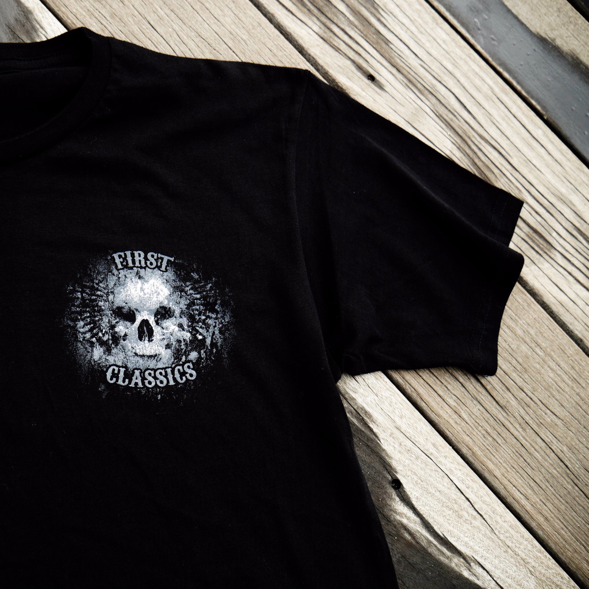 Grave Skull Reflective T-Shirt featuring a unique skull design and reflective ink for safety during night rides.