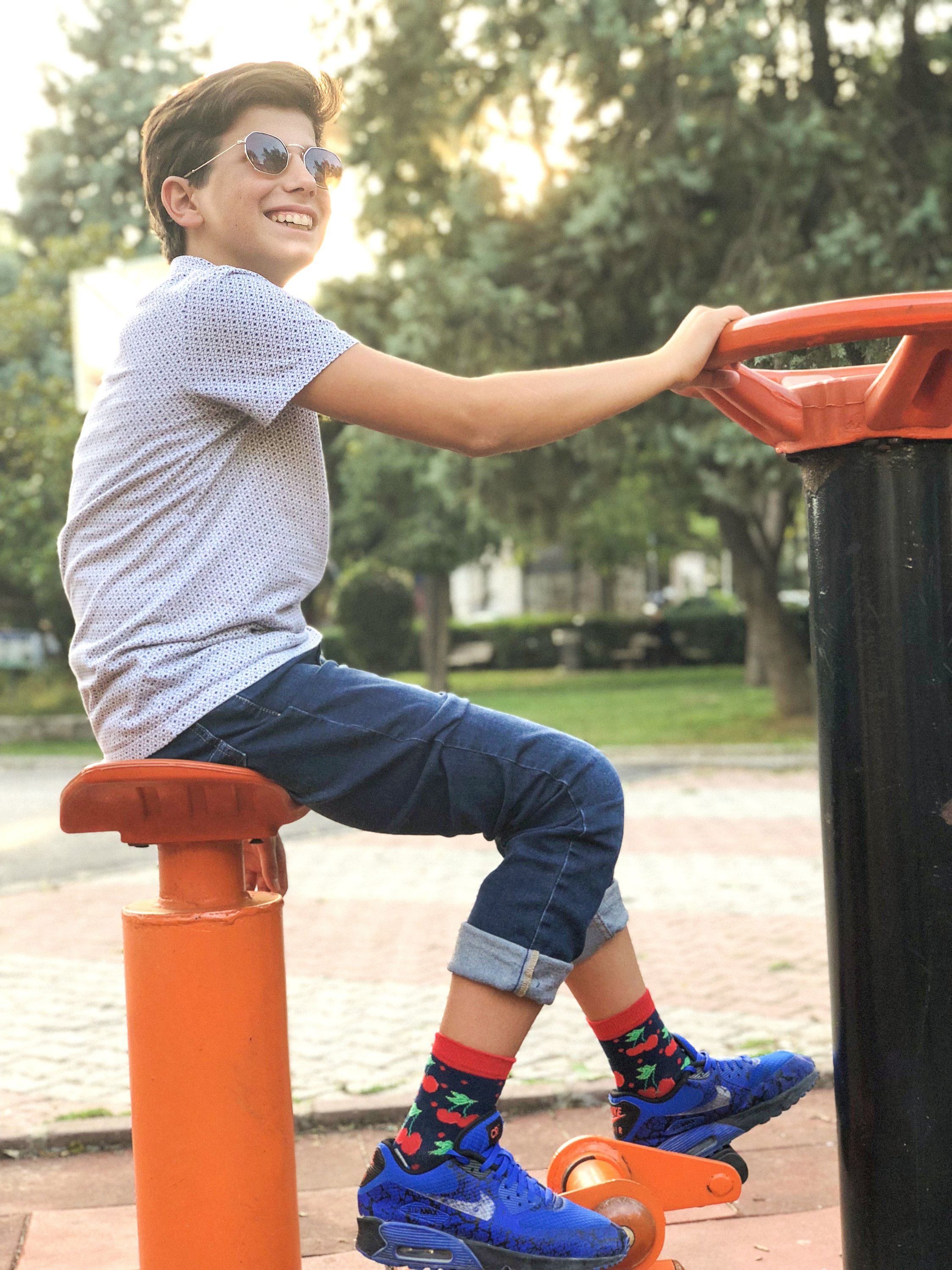 Colorful Kids Cheerful Fruits Socks featuring fun fruit designs, perfect for adding style and comfort to children's outfits.