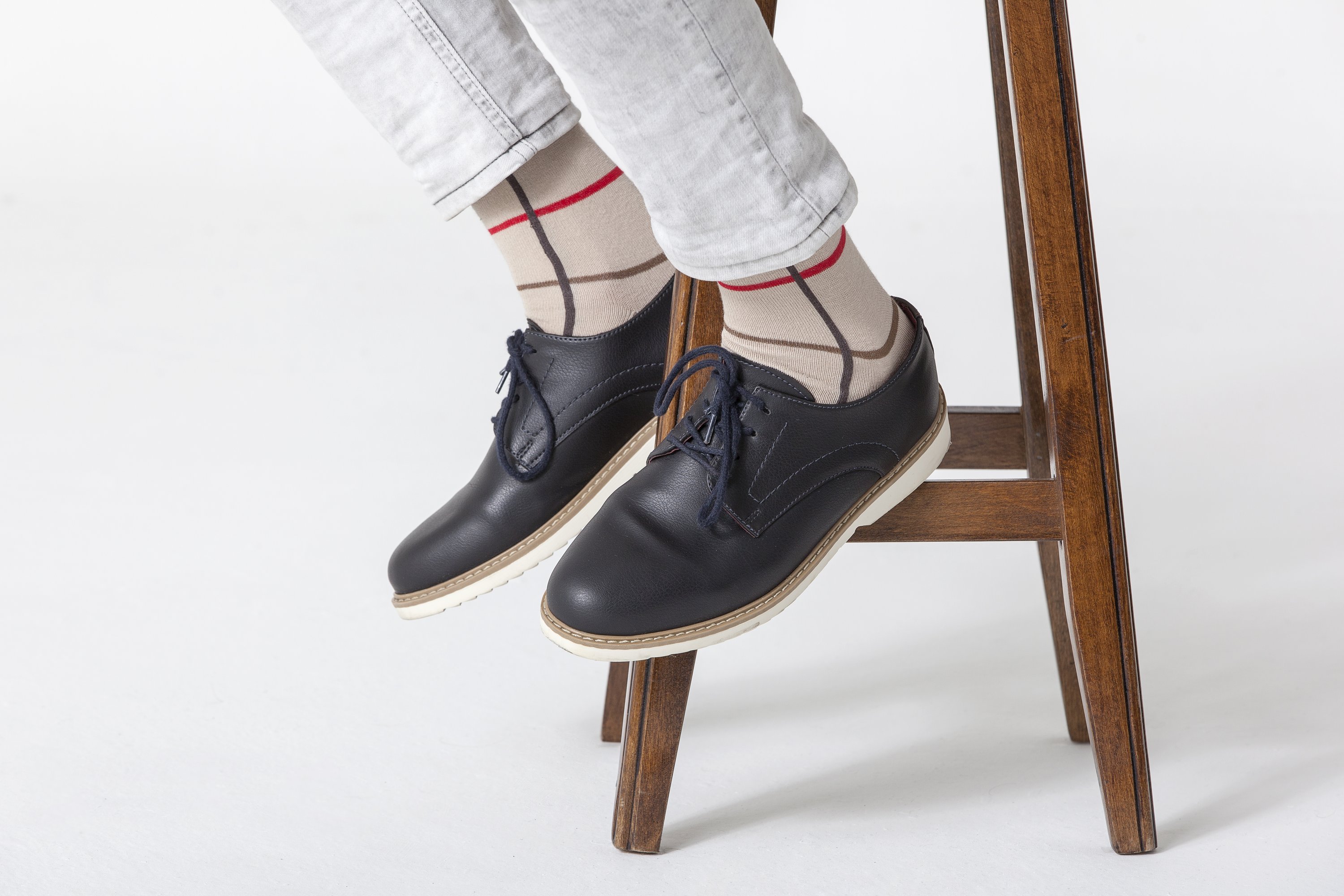 Men's beige stripe socks made from soft Turkish cotton, featuring a trendy design suitable for various occasions.