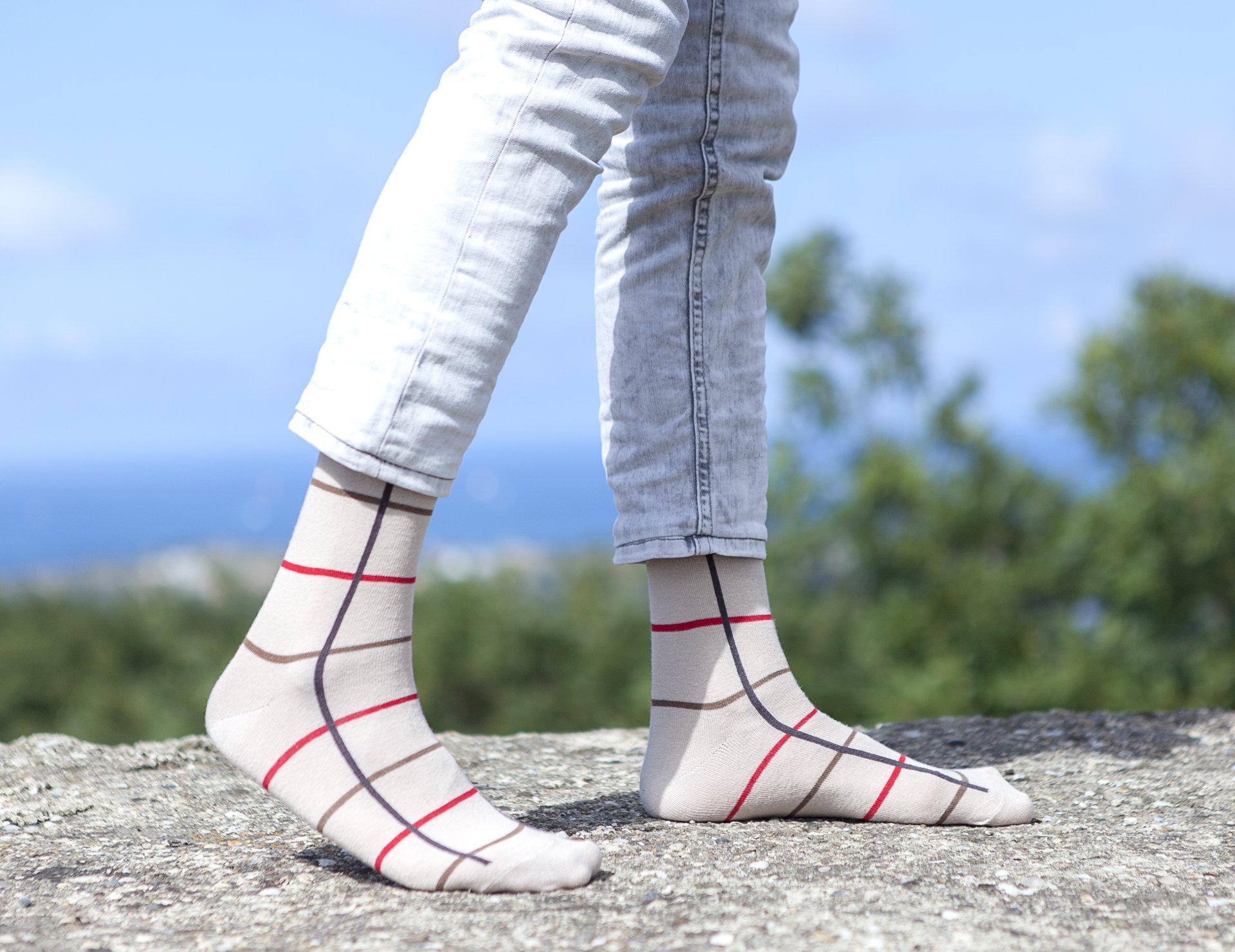 Men's beige stripe socks made from soft Turkish cotton, featuring a trendy design suitable for various occasions.