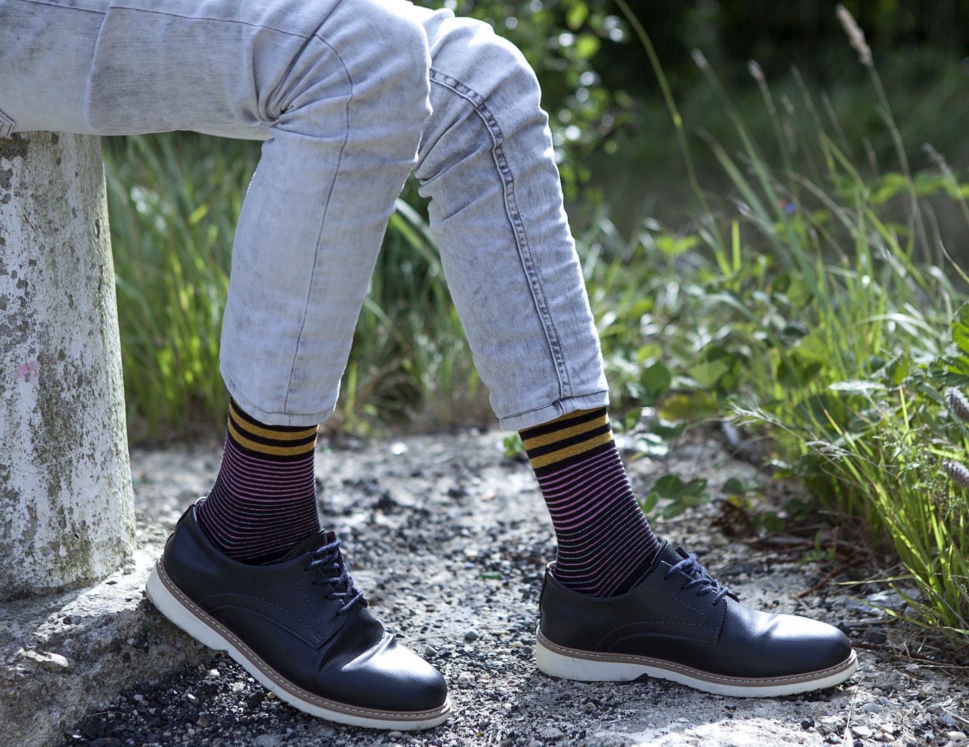 Men's black thin stripe socks made from soft Turkish cotton, featuring a stylish design for comfort and elegance.