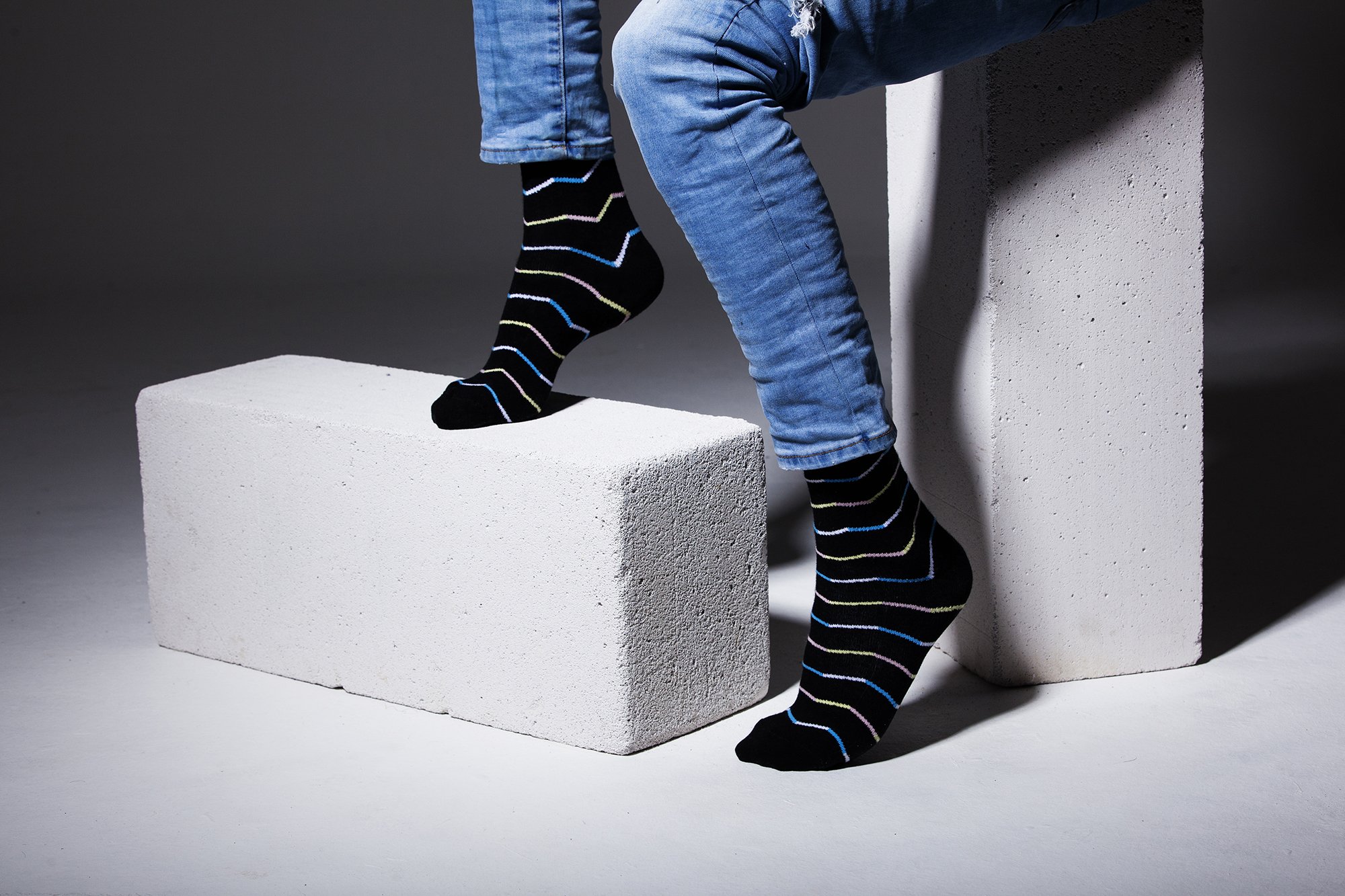 Men's Black Zig Zag Socks featuring a trendy zig zag pattern, made from soft Turkish cotton blend for comfort and style.