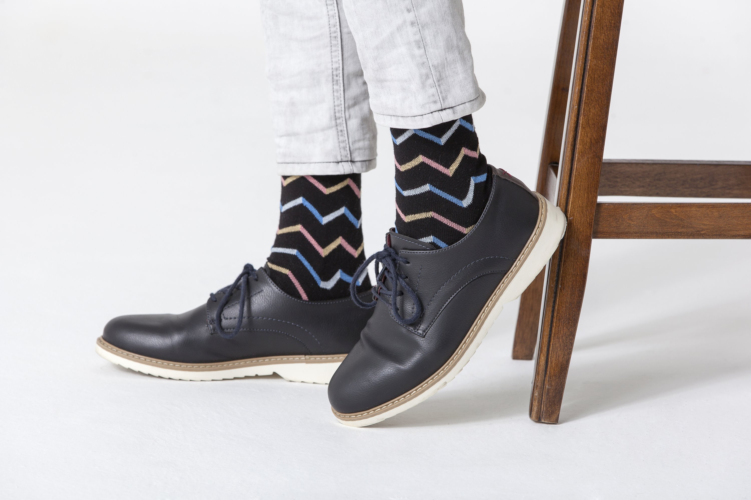 Men's Black Zig Zag Socks featuring a trendy zig zag pattern, made from soft Turkish cotton blend for comfort and style.