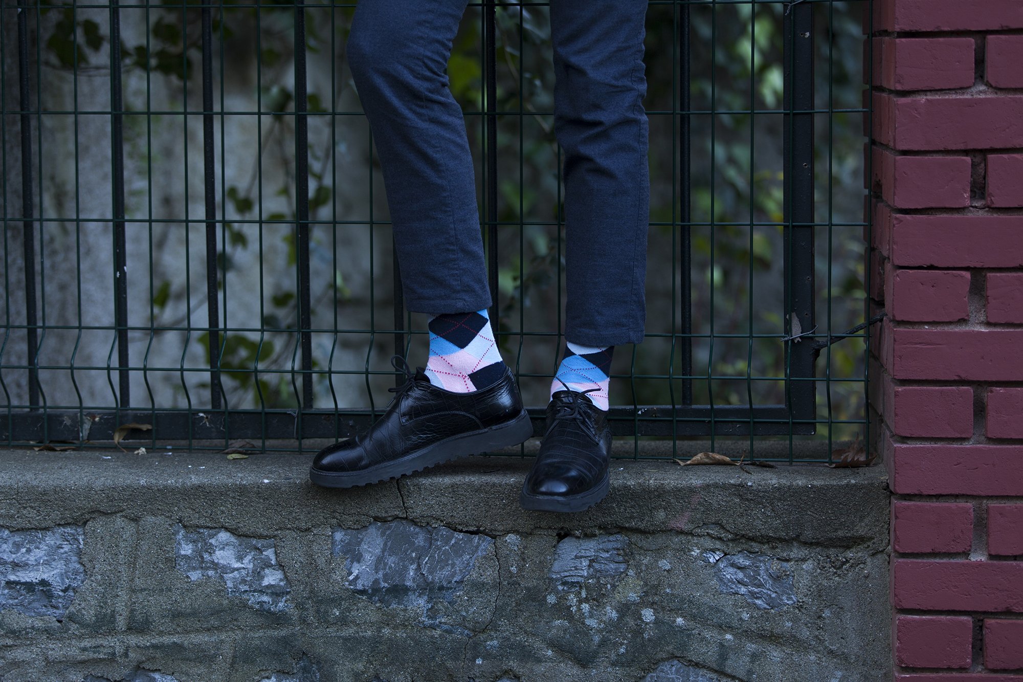 Men's Blush Argyle Socks featuring a trendy design with soft cotton fabric for comfort.