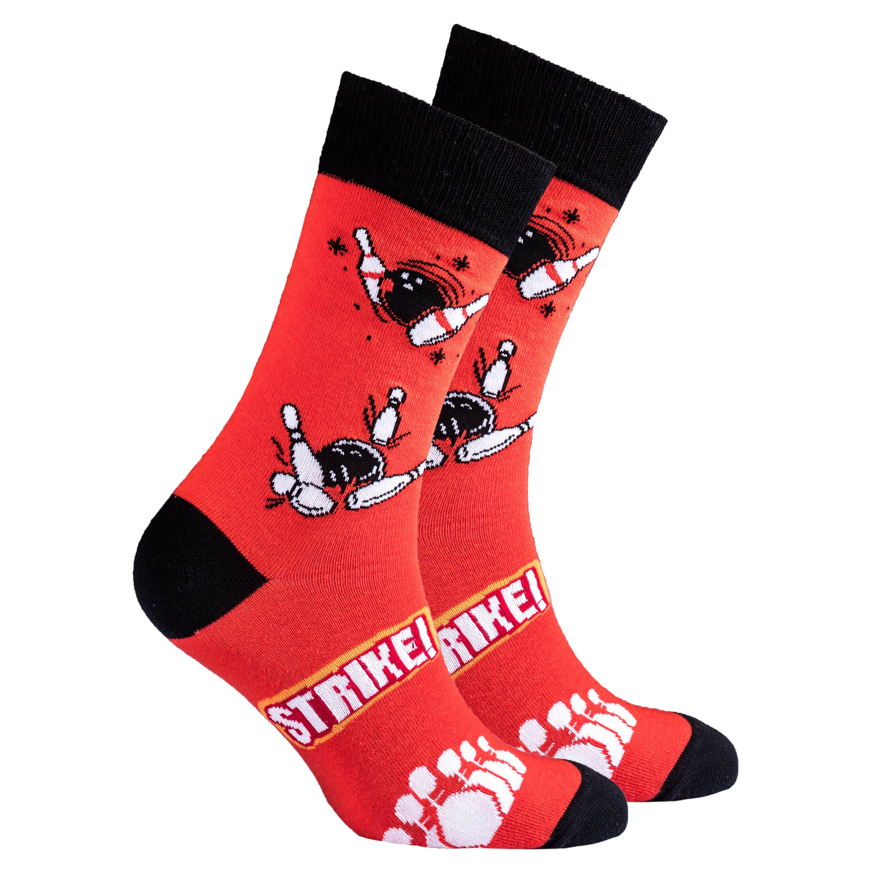 Colorful and trendy men's bowling socks made from soft Turkish cotton, featuring a stylish design.