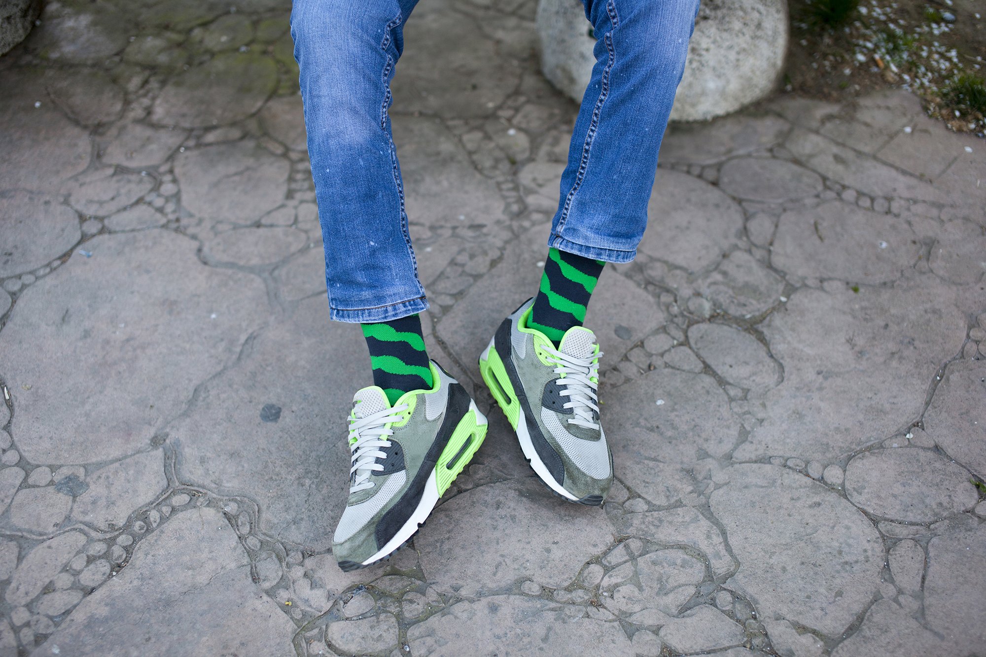 Men's Emerald Wave Socks featuring a vibrant emerald wave pattern, made from soft Turkish cotton for comfort and style.