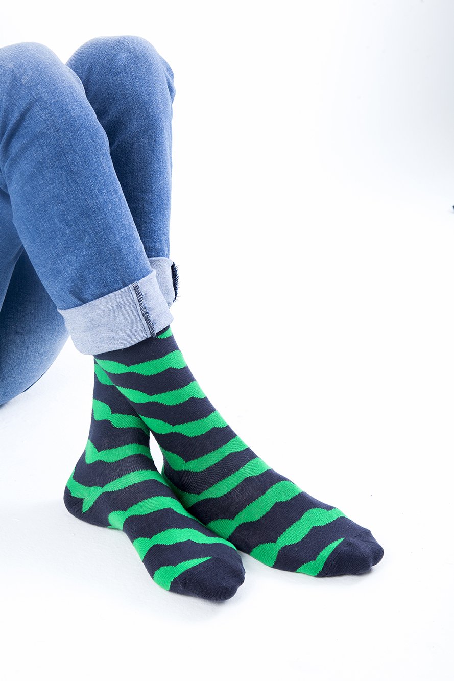 Men's Emerald Wave Socks featuring a vibrant emerald wave pattern, made from soft Turkish cotton for comfort and style.