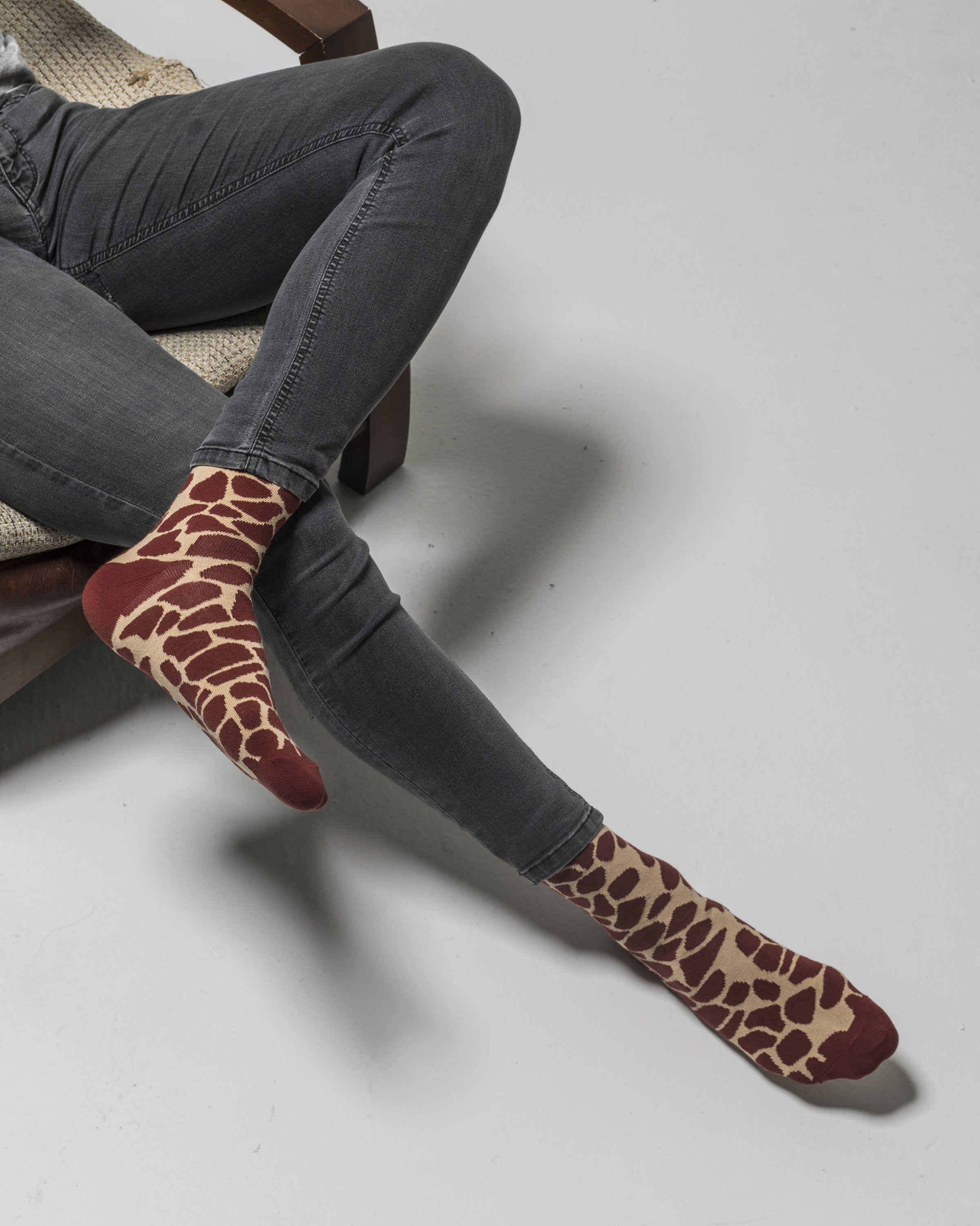 Men's Giraffe Socks featuring a colorful giraffe pattern, made from soft Turkish cotton for comfort and style.