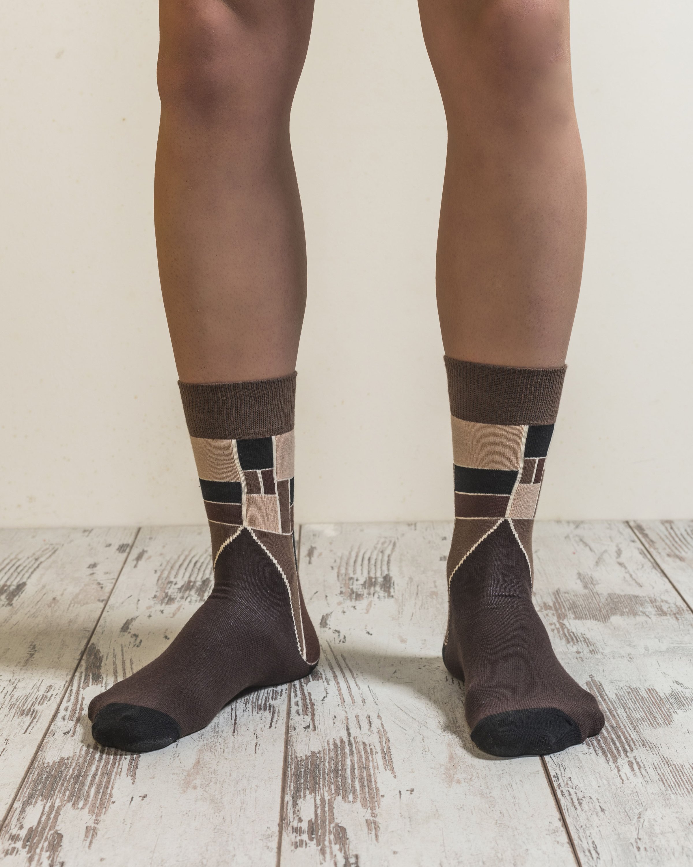 Men's Mocha Cube Socks featuring a trendy design in soft cotton blend, perfect for stylish comfort.