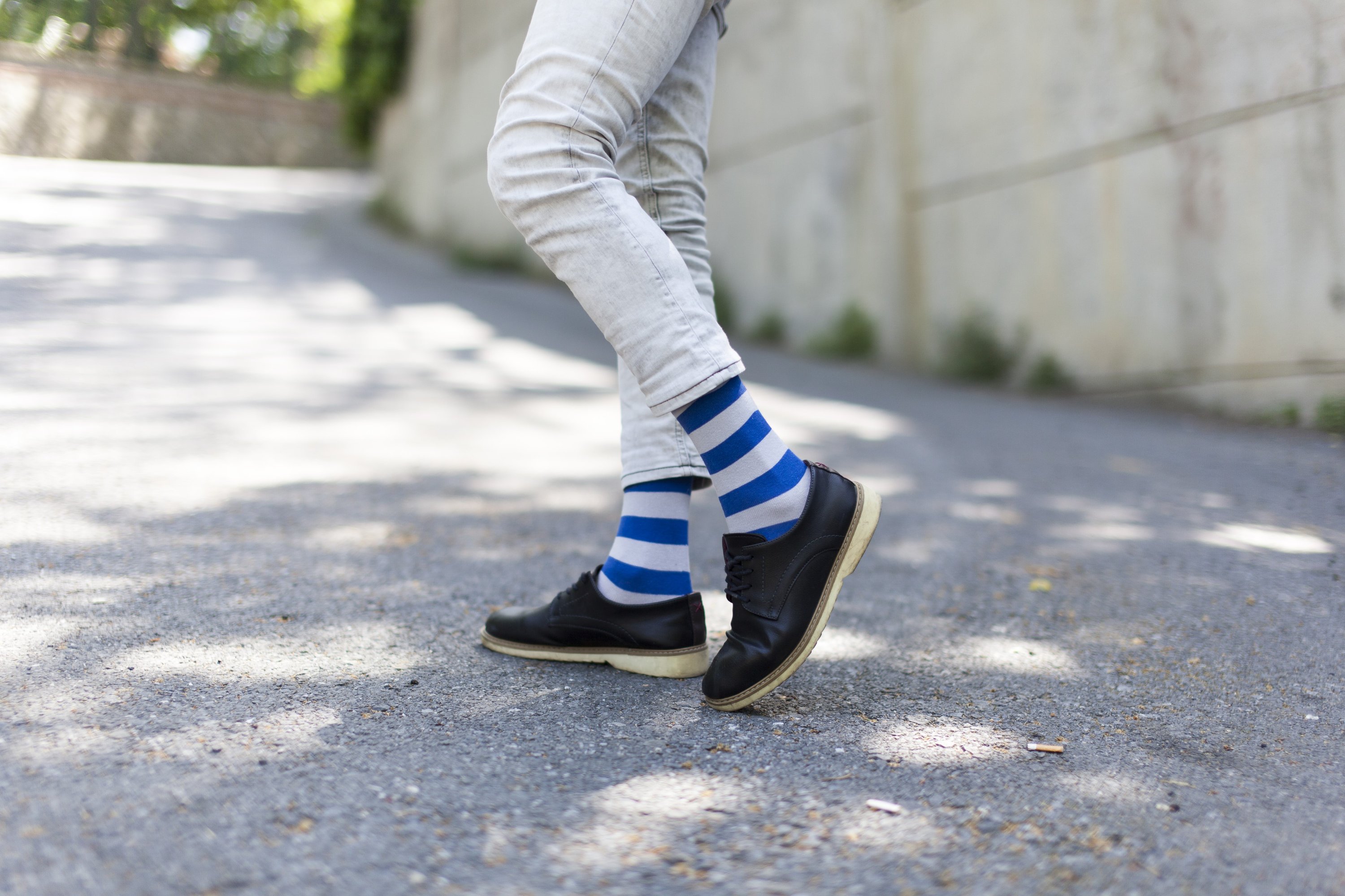 Men's Navy Ash Stripe Socks featuring a stylish design made from soft Turkish cotton.