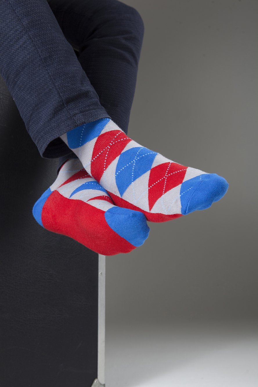 Men's Red Stone Argyle Socks featuring a vibrant pattern, made from soft Turkish cotton for comfort and style.