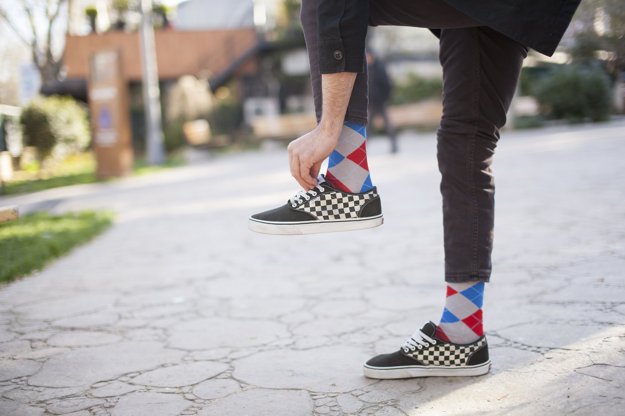 Men's Red Stone Argyle Socks featuring a vibrant pattern, made from soft Turkish cotton for comfort and style.