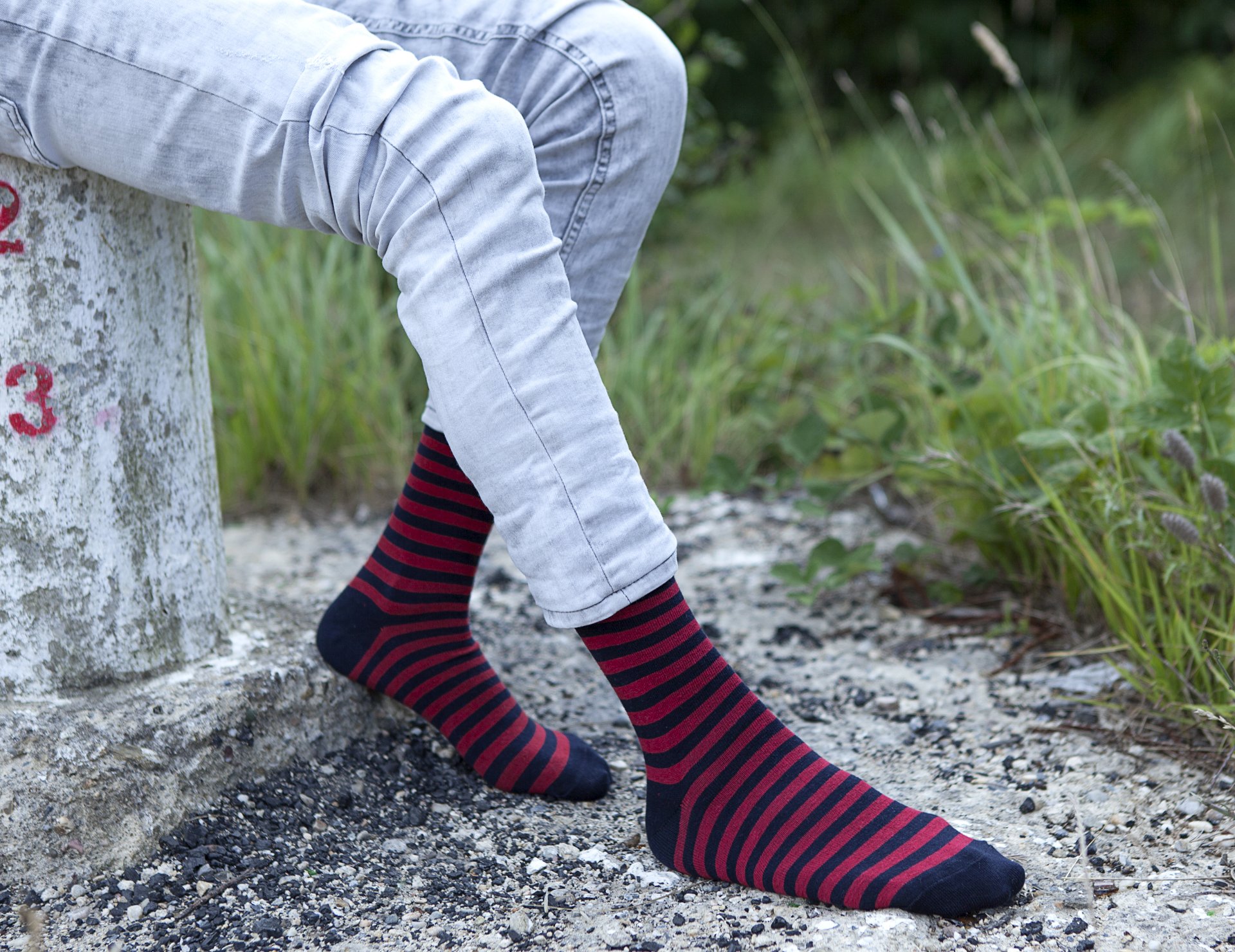 Men's Solid Burgundy Stripe Socks featuring a vibrant design, made from soft Turkish cotton for comfort and style.