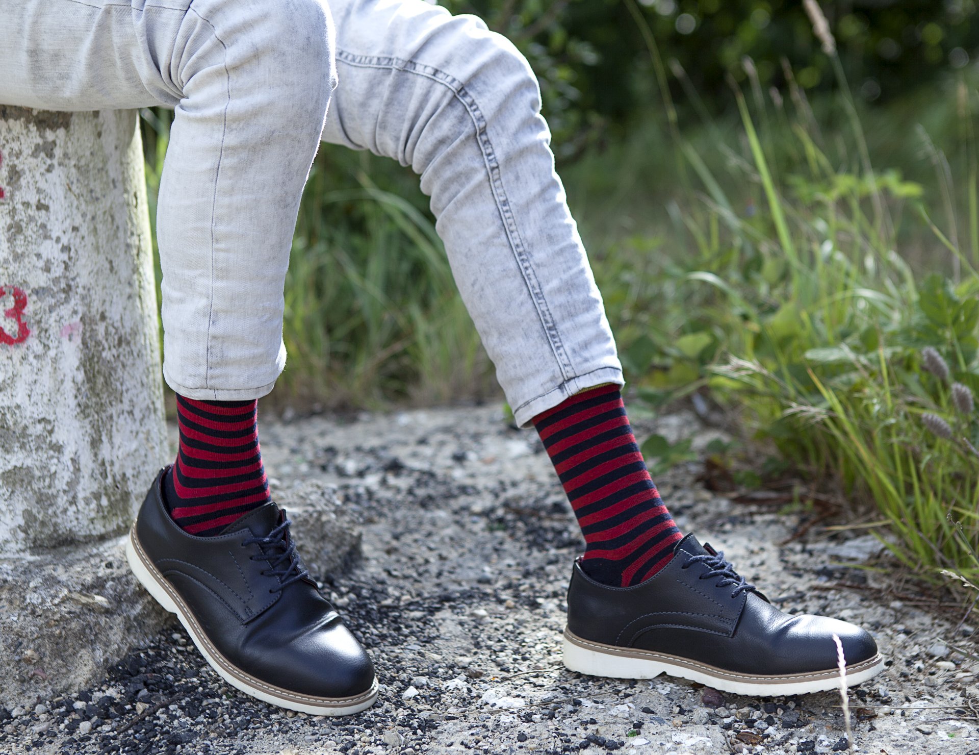 Men's Solid Burgundy Stripe Socks featuring a vibrant design, made from soft Turkish cotton for comfort and style.