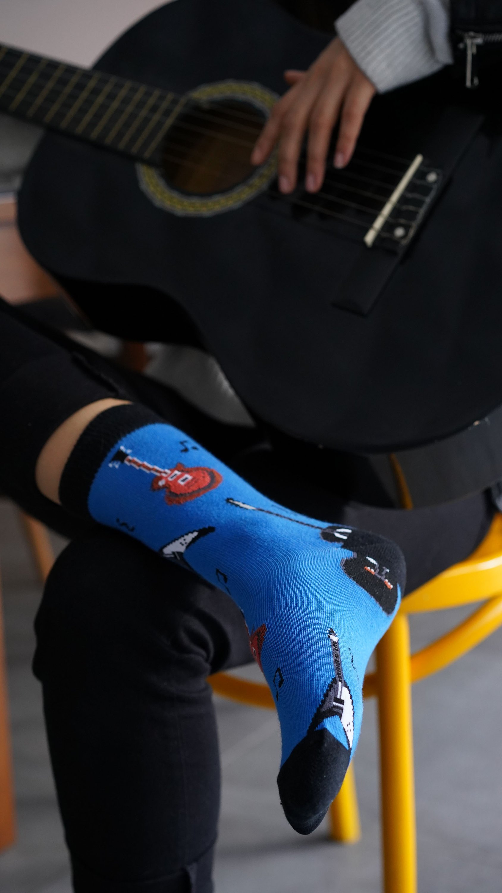 Colorful Women's Guitars Socks featuring trendy guitar designs, made from soft Turkish cotton for comfort.