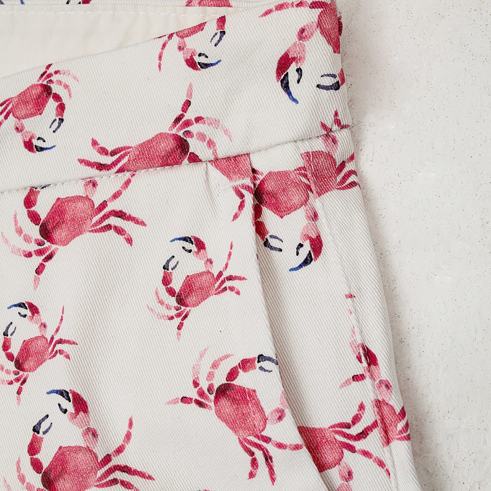 Anemoss Marine Collection Crab Herren Shorts in weiß und rosa mit maritimem Krabbenmuster, ideal für den Sommer.