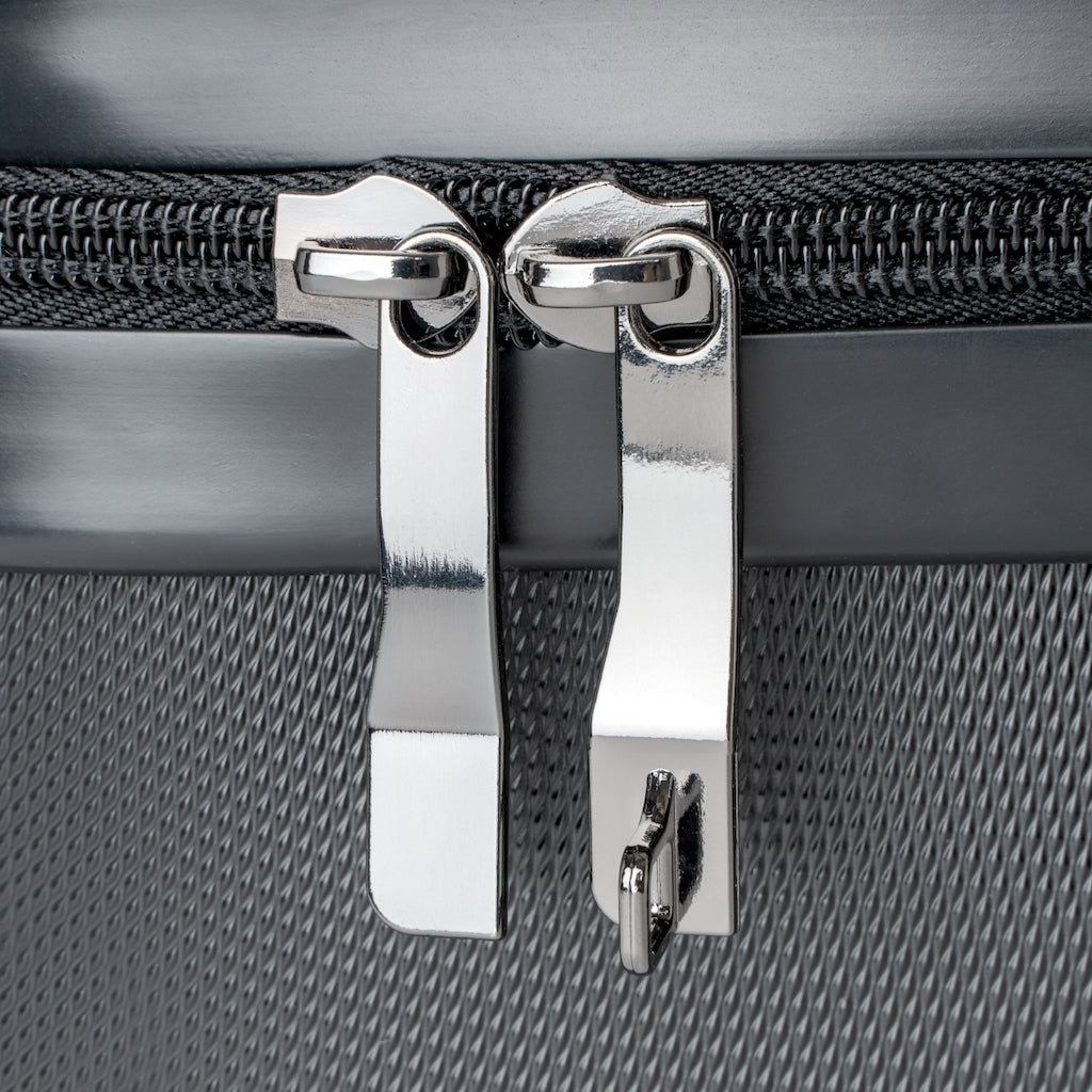 Angeburdum Cabin Suitcase in stylish faux leather with adjustable handle and double wheels, perfect for travel.