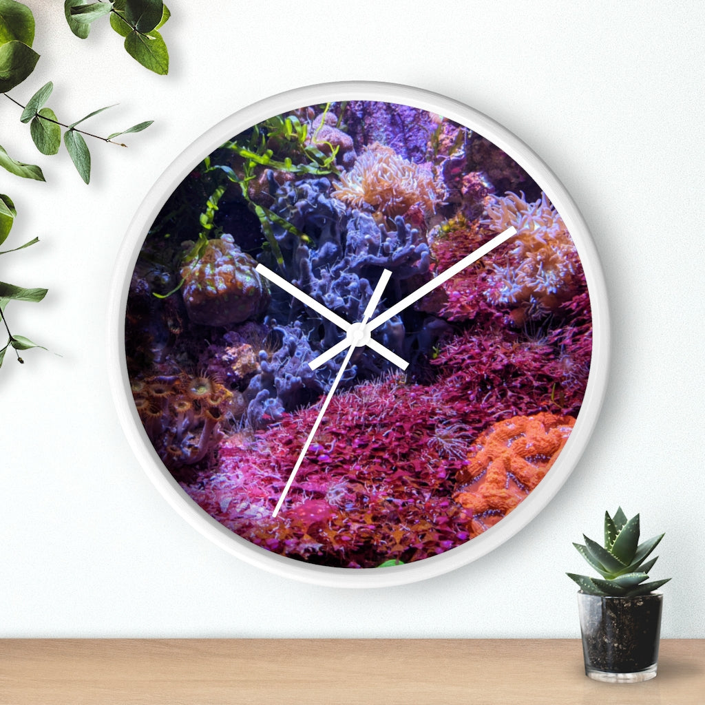 Aquarium Wall Clock featuring a wooden frame and plexiglass face, designed for indoor use with a silent mechanism.