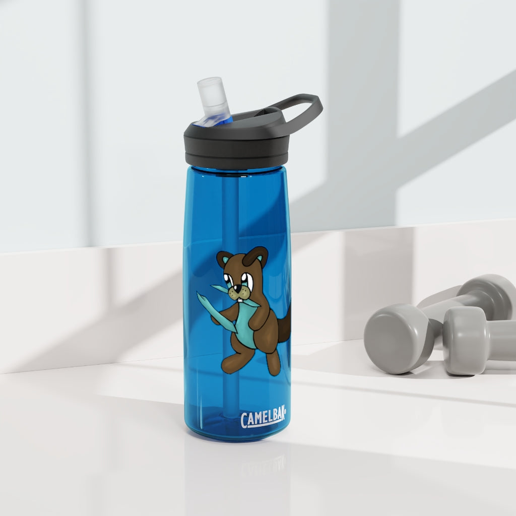 Beatrice CamelBak Eddy® Water Bottle in 20oz and 25oz sizes, showcasing its durable Tritan™ material and spill-proof biting valve.