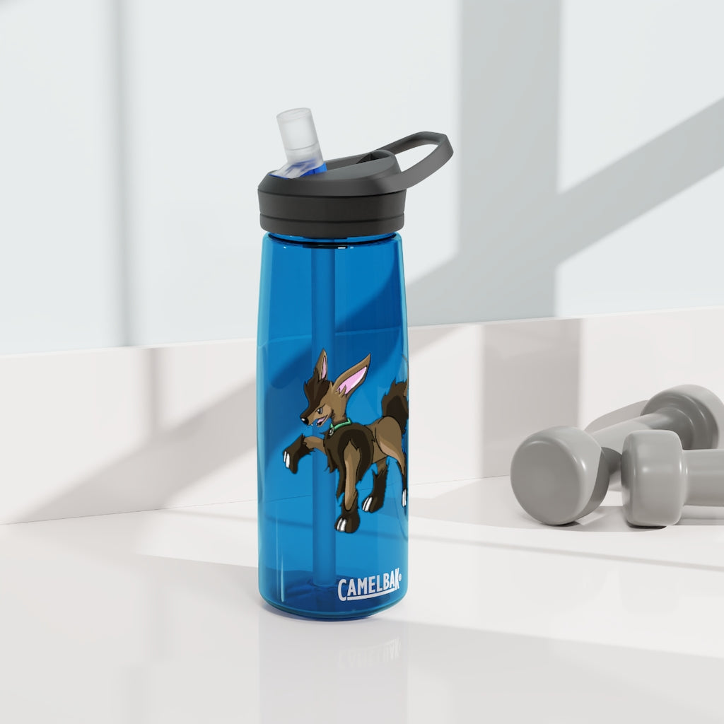 Chiwuahun CamelBak Eddy® Water Bottle in 20oz and 25oz sizes, showcasing its robust design and easy-carry handle.