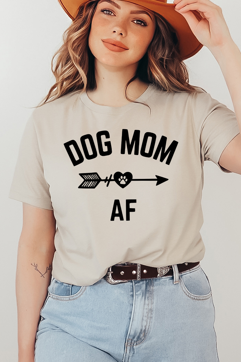 Dog Mom AF T-shirt made of premium ring spun cotton, featuring a stylish flex print design.