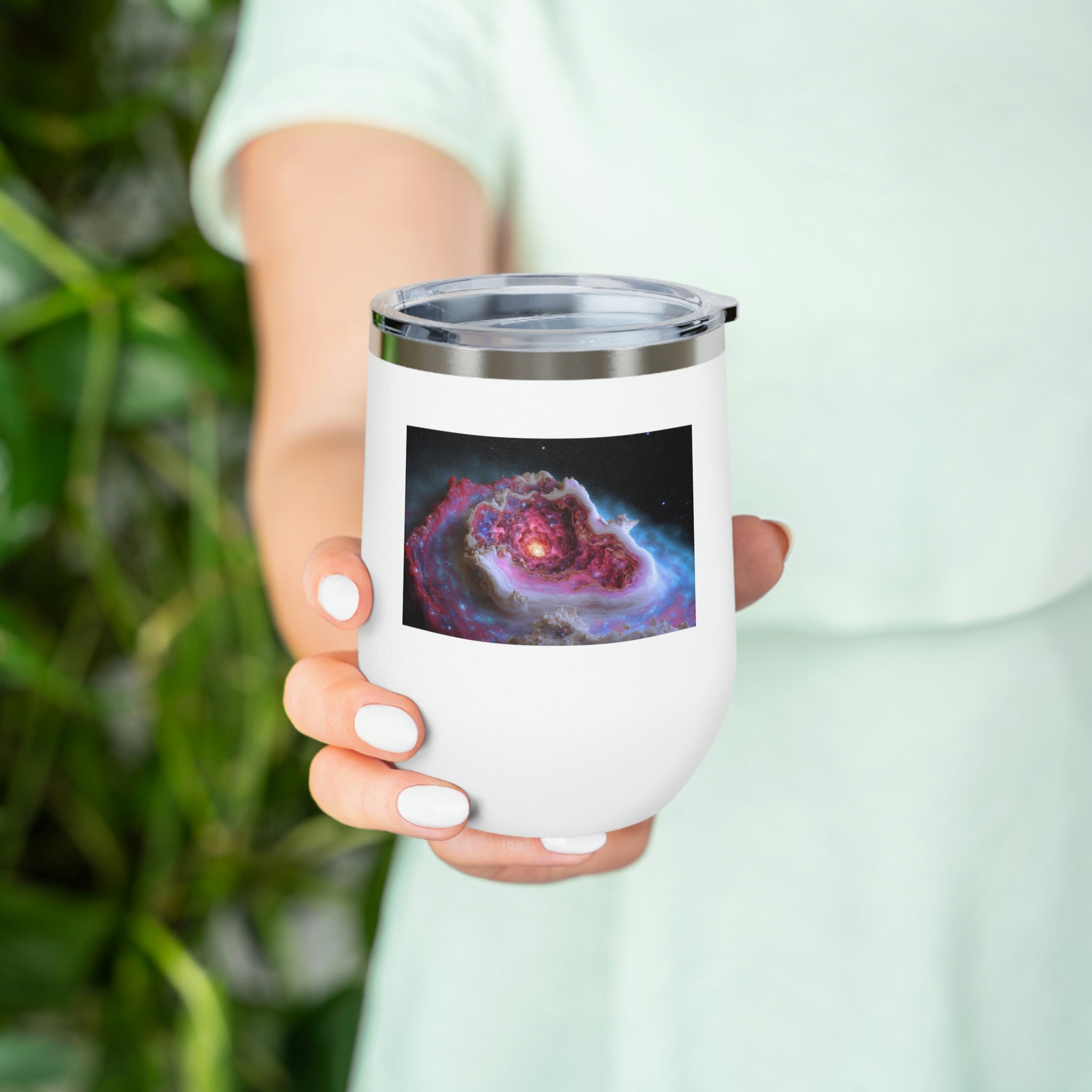 Galaxy Effects Wine Tumbler with a stunning galaxy design, featuring a clear plastic lid and double-wall insulation.