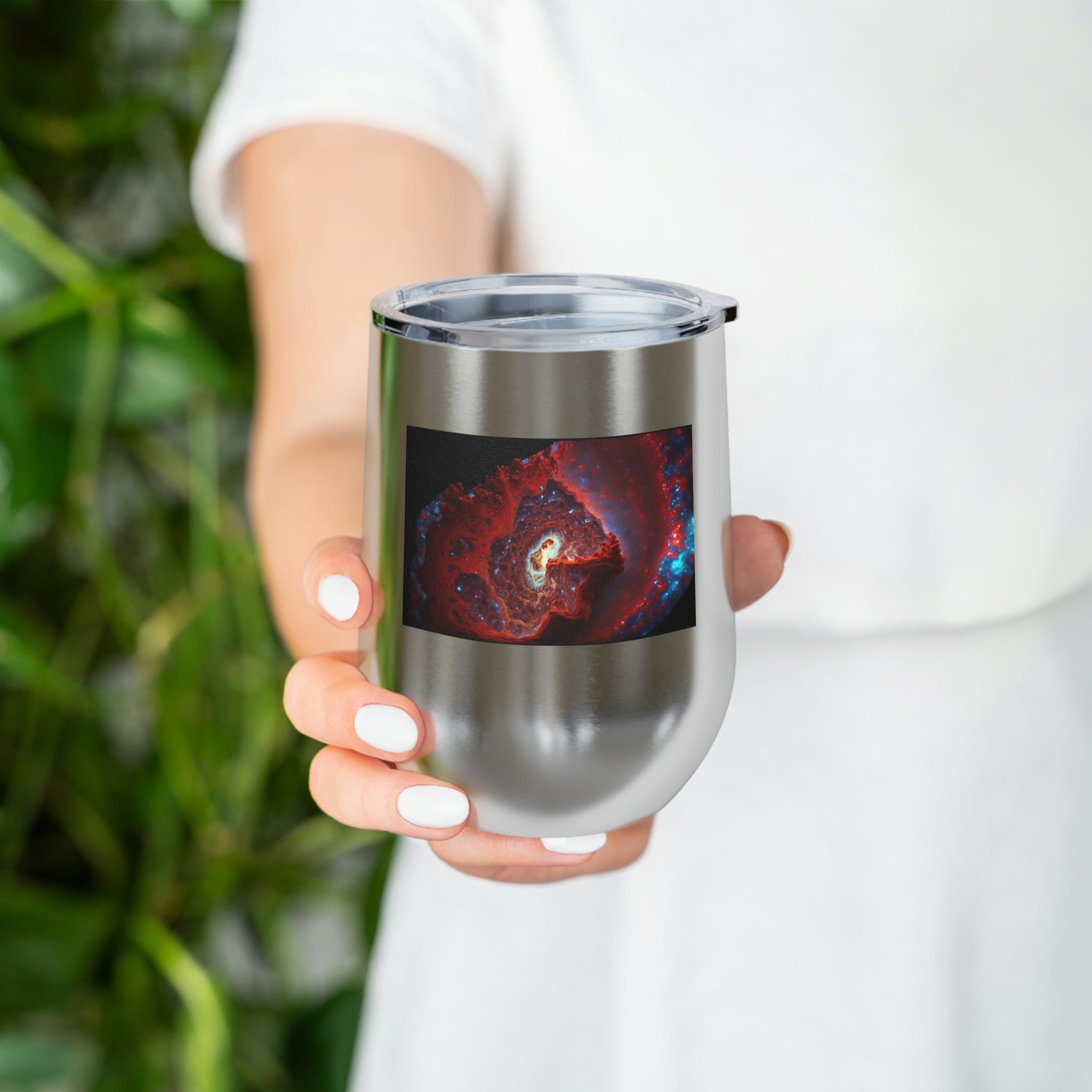 Galaxy Effects Wine Tumbler with a stunning galaxy design, featuring a clear plastic lid and double-wall insulation.